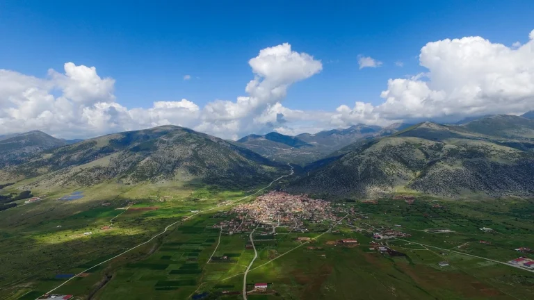 Πανοραμική φωτογραφία της Πετρούσας